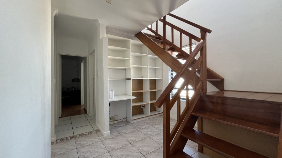 To Let 5 Bedroom Property for Rent in Table View Western Cape